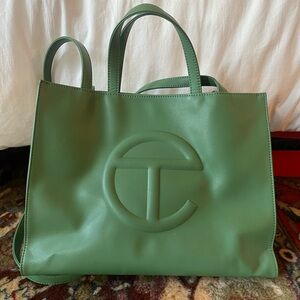 Telfar Medium - Leaf